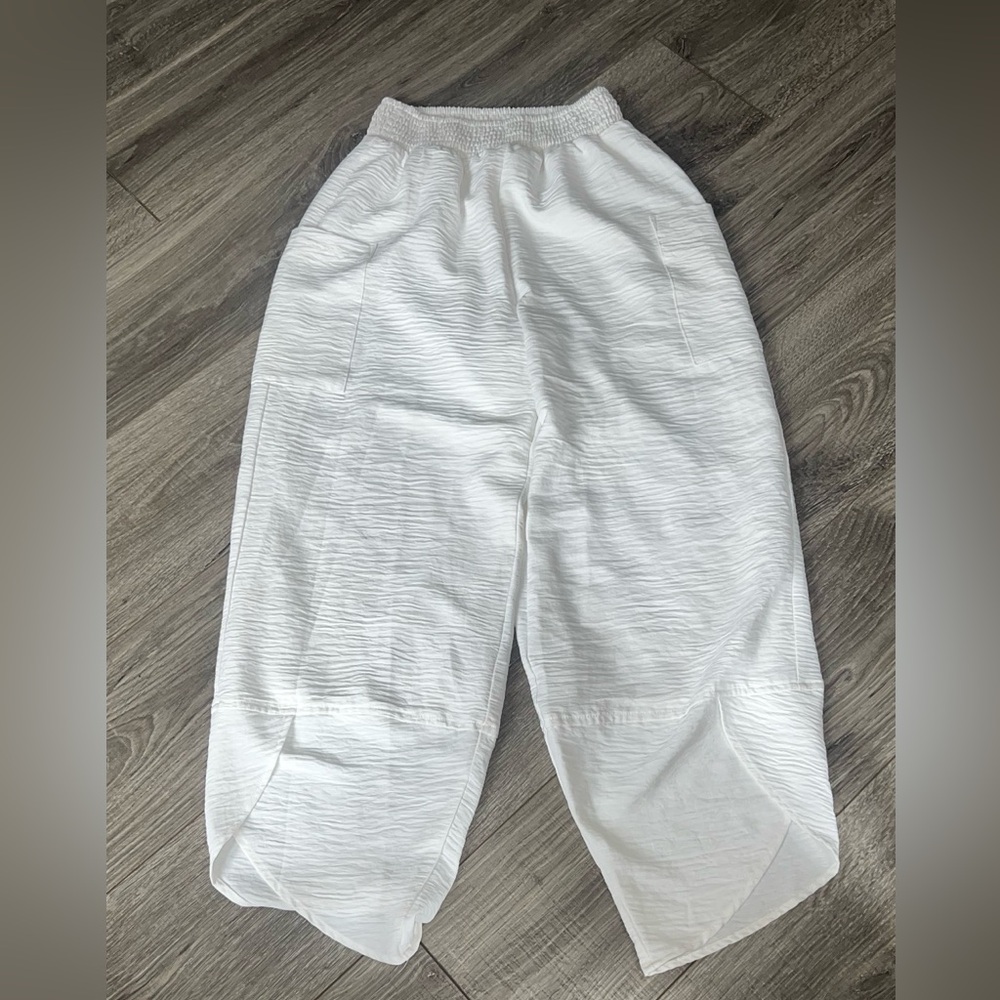 Amazon Women's White Textured Pants lightweight smalls
